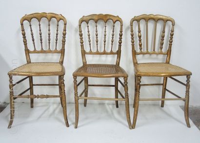 LOT DE CHAISES Lot comprenant une suite de 5 chaises charivari en bois doré, assise...