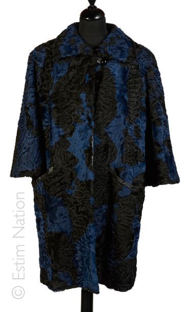 ALEXANDRE INTERNATIONAL MANTEAU-CAPE en breitschwanz noir et bleu coté ouvert agrémenté...