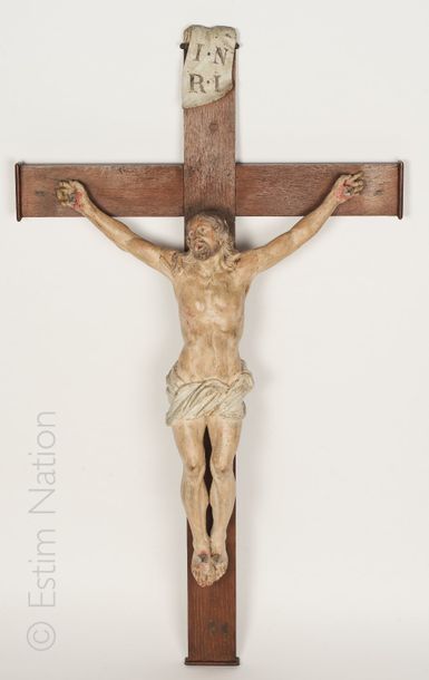 CHRIST FIN XVIIIème Christ janseniste en bois sculpté polychrome les pieds joints,...