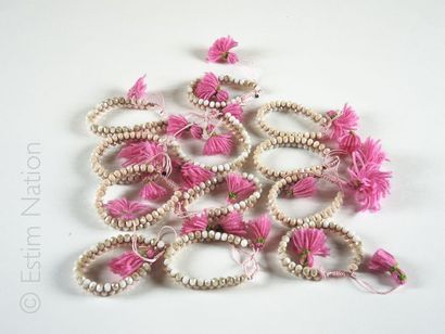 Lot de bracelets 12 bracelets en perles fantaisie et laine