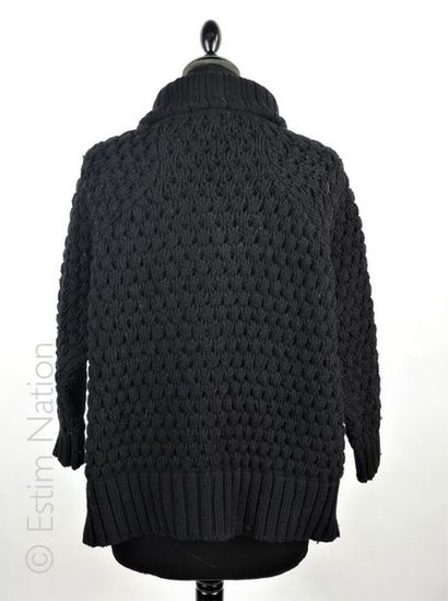 SANDRO Epais CARDIGAN en tricot de laine noire ajouré, col côtelé, un bouton (T 1)...