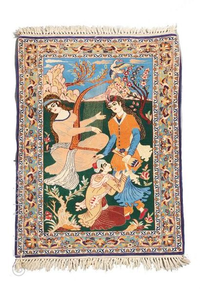 TAPIS ISPAHAN Ensemble de deux tapis en soie à décor de 3 personnages dans un jardin
Dim.:...