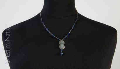 COLLIER Collier en argent (925/°°) et perle de lapis lazuli.


Longueur: 42 cm -...