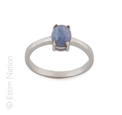 DEMIE PARURE TANZANITES Demi-parure en argent (925/°°) composée d'une bague et d'une...