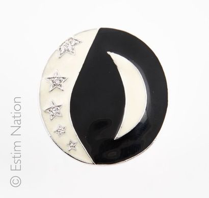 BAGUE ARGENT ET EMAIL Importante bague de forme ovale en argent (925/°°) à décor...