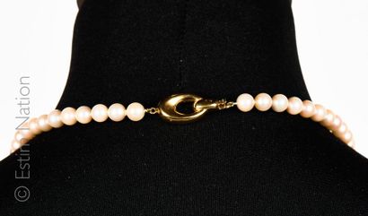 Collier de perles Collier choker composé d'environ 55 perles de culture. Fermoir...