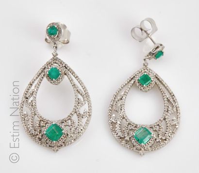 BOUCLES D'OREILLES OR EMERAUDE DIAMANTS Paire de pendants d'oreilles en argent (925/°°)...