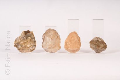 PREHISTOIRE Quatre éléments d'outils préhistoriques. 


Longueur: de 9 à 13 cm e...