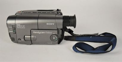 CAMERA VIDEO Camera SONY HANDYCAM Vision Video 8 Digital Zoom x26. Fournie dans une...