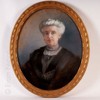ÉCOLE FRANÇAISE, fin XIXe siècle "Portrait de dame à l'écharpe de fourrure"
Pastel...
