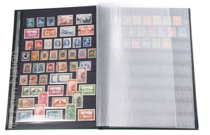 Timbres Album comprenant un ensemble de timbres neufs et oblitérés sur le thème des...