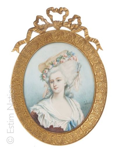 MINIATURE Miniature ovale représentant un portrait de femme coiffée de fleurs dans...