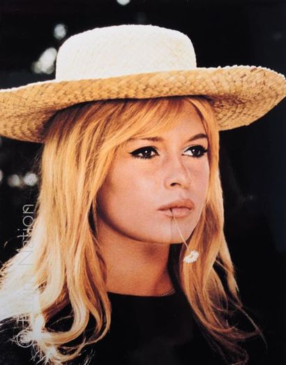 BARDOT Brigitte - ANONYME Brigitte Bardot au chapeau de paille, circa 1955
Epreuve...