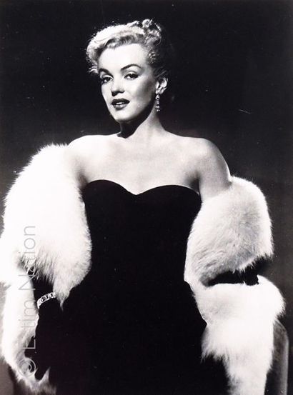 MONROE Marylin "Marylin Monroe en robe bustier noir"
Photographie des années 50,...