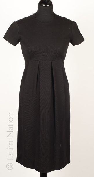 TORRENTE Haute Couture ROBE en laine noire encolure ronde, petites manches, effet...