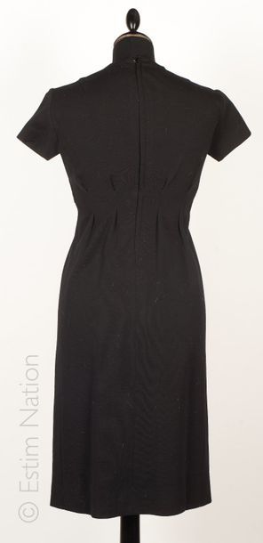 TORRENTE Haute Couture ROBE en laine noire encolure ronde, petites manches, effet...