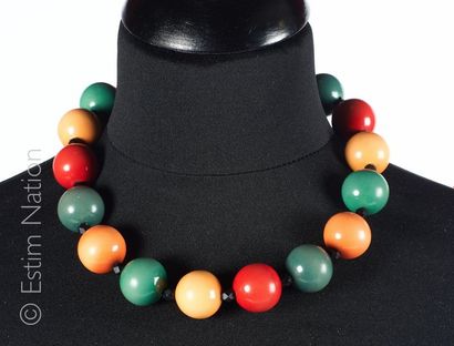 Yves SAINT LAURENT par DENEZ circa 1970 COLLIER composé de perle en résine multicolore...