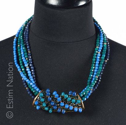 null Important collier multirangs composé de perles de verres facettées de couleur...