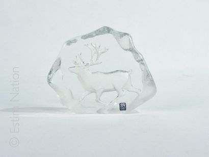 Design Scandinave Presse papier en verre moulé représentant un renne marchant. Design...
