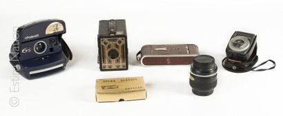 appareils photo Ensemble comprenant : 
- un appareil photo Kodak Foth, garniture...
