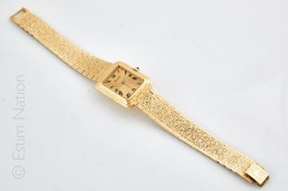 null PIAGET. Modèle Beta. Montre bracelet en or jaune 18K (750°/00) cadran doré (oxydations)...