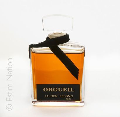 Lucien Lelong LUCIEN LELONG "Orgueil"
Flacon en verre, étiquette titrée "Orgueil...