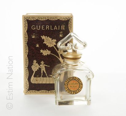 Guerlain GUERLAIN
Flacon en cristal modèle bouchon coeur. Etiquette titrée "Guerlain...
