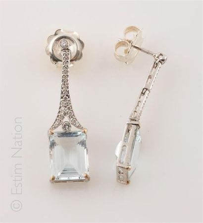 BOUCLES D'OREILLES AIGUE MARINE DIAMANTS Paire de pendants d'oreilles en or gris...