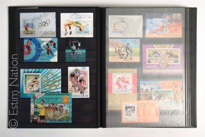Timbres Album comprenant une collection de 96 timbres sur la thématique des jeux...