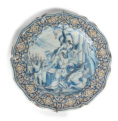 ROUEN. XVIIIème siècle 
Scènes allégoriques
Paire de plats en faïence polychrome...
