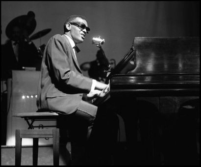 Gérald BLONCOURT Ray Charles 

Photo print format 54 x 64 cm signed and numbered...