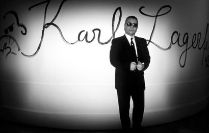 David Lefranc  Karl Lagerfeld 1990 

Tirage photo format 50 x 79 cm signé et numéroté...