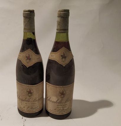 null 2 bouteilles Chambelle-Musigny - M. L. Parisot - 1977. Niveau parfait