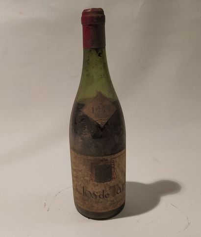 null 1 bouteille Clos de Tart Momessin. Bourgogne appellation contrôlée - 1945. Niveau...