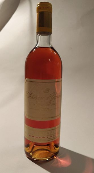 A Bottle CHÂTEAU D'YQUEM 1er GC upper - Sauternes...