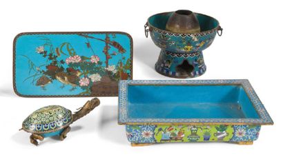 null Set of four objects in cloisonné enamels including a fondue set; a planter decorated...