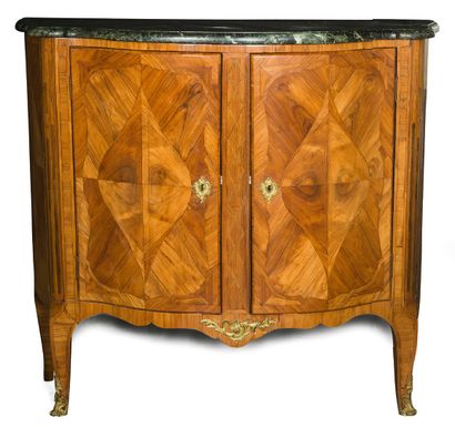 null Piece of furniture with a veneer and marquetry with butterfly wings decoration....