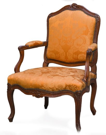 null Armchair with flat back in carved, moulded and patinated wood with flowers and...