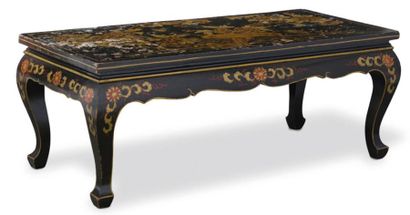 null Polychrome lacquered and gilded wood coffee table with flowers and foliage decoration...