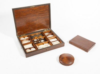 null Mahogany veneer game box with mother-of-pearl chips.
30 x 23 x 5 cm
A small...