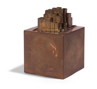 AIKO (XXème siècle) Untitled - 1969

Sculpture in patinated bronze. Signed and numbered...