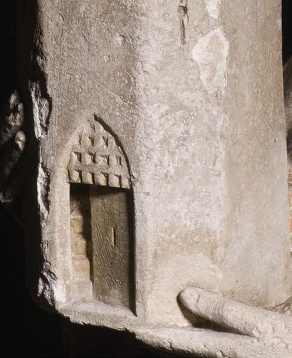 - École brabançonne, atelier des Borman, vers 1480-1510 
Sainte Barbe
Fort-relief...