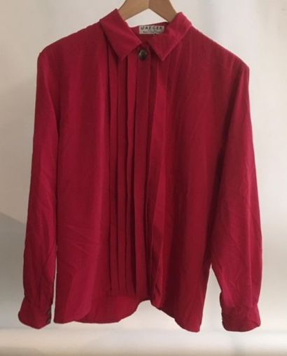 CYRILLUS CYRILLUS

Short sleeve cashmere sweater

Size 2

GANT

Long sweater with...