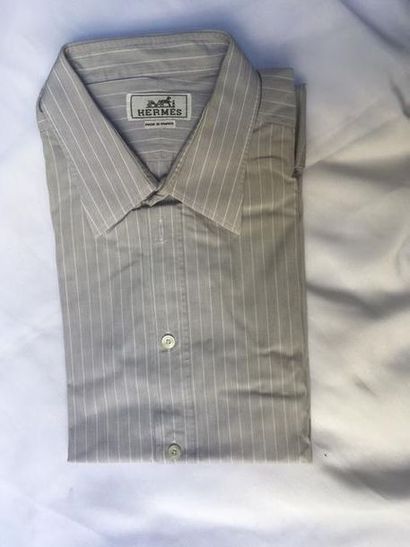 HERMES HERMES

Set of 16 cotton shirts

Size 42-43

Average condition