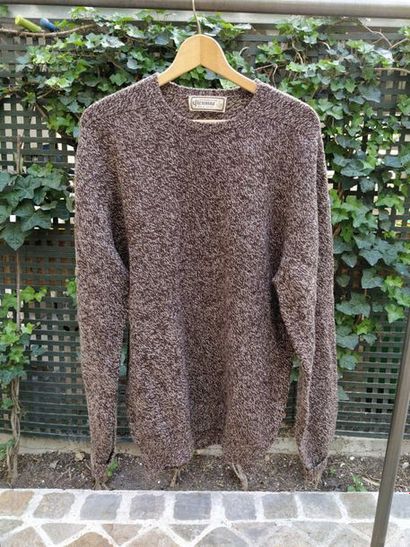 LANVIN Lanvin Classic

Red wool sweater

Size XL

Jacqueline Riu

Purple wool cardigan

Size...