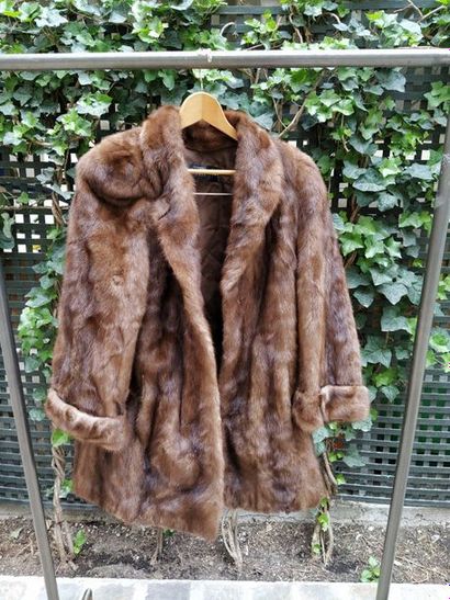 Jean Louis SCHERRER Jean Louis SCHERRER

3/4 mink coat

Size 40



3/4 mink coat...