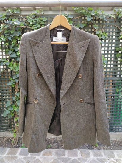 DEJAC Dejac

Skirt suit in khaki wool blend. Double-breasted jacket

Size 38

Marella

Short...