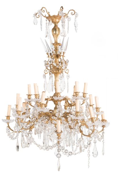 null Important chandelier in chiselled and gilded bronze with twenty four lights...