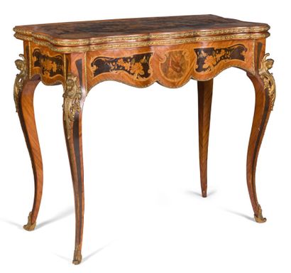  Games table in marquetry and veneer wood. Decoration of flowers, volutes and art...