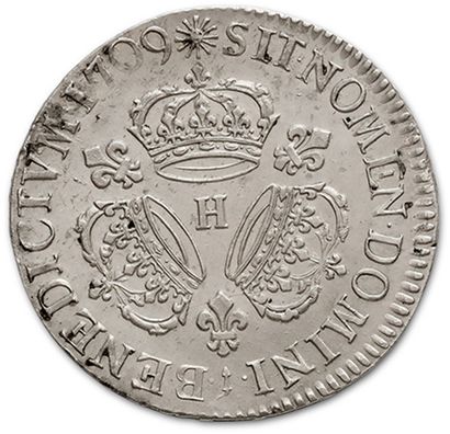 null Écu aux trois couronnes. 1709.
La Rochelle.
D. 1568 . TTB.